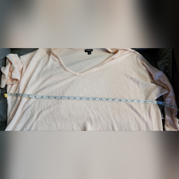 Light Pink Sweater Torrid Size 2 - Picture 4 of 8